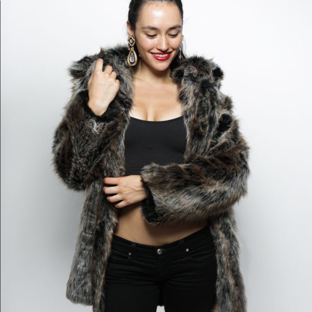 SPIRIT HOODS GREY WOLF FAUX FUR COAT